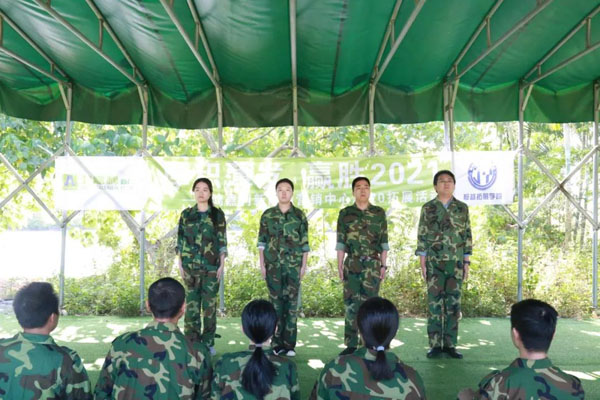 厚積薄發(fā),贏勝2021,鴻嘉利新能源(圖3) 鴻嘉利新能源充電樁-3