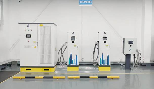 600KW充電樁分體樁雙槍600A液冷終端超充及20KWV2G充電樁項(xiàng)目案例